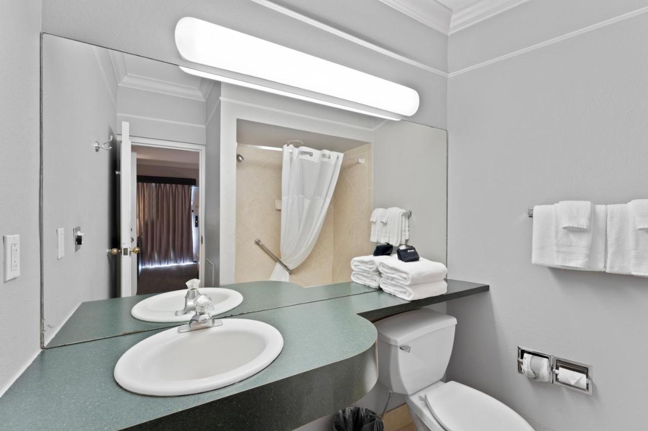 Cedar Street & Hotel 3*